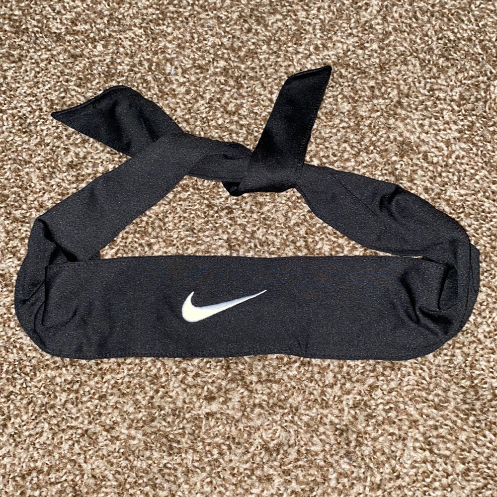 Nike wrap around head band